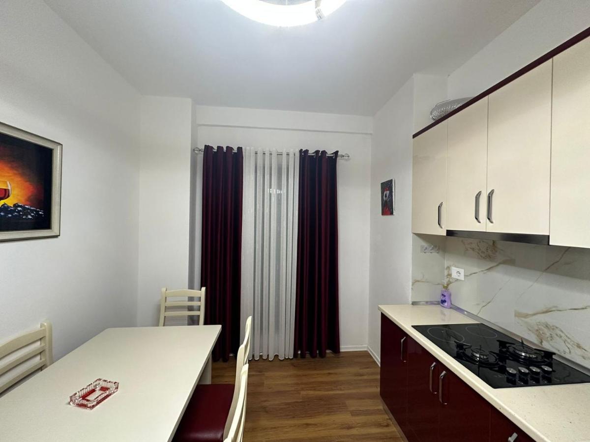 Apartament Cosy 2br Near Airport - Self Check-in 24hr Tirana